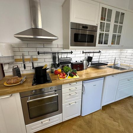 Karlin Oasis 2-Bedroom Apartment プラハ エクステリア 写真