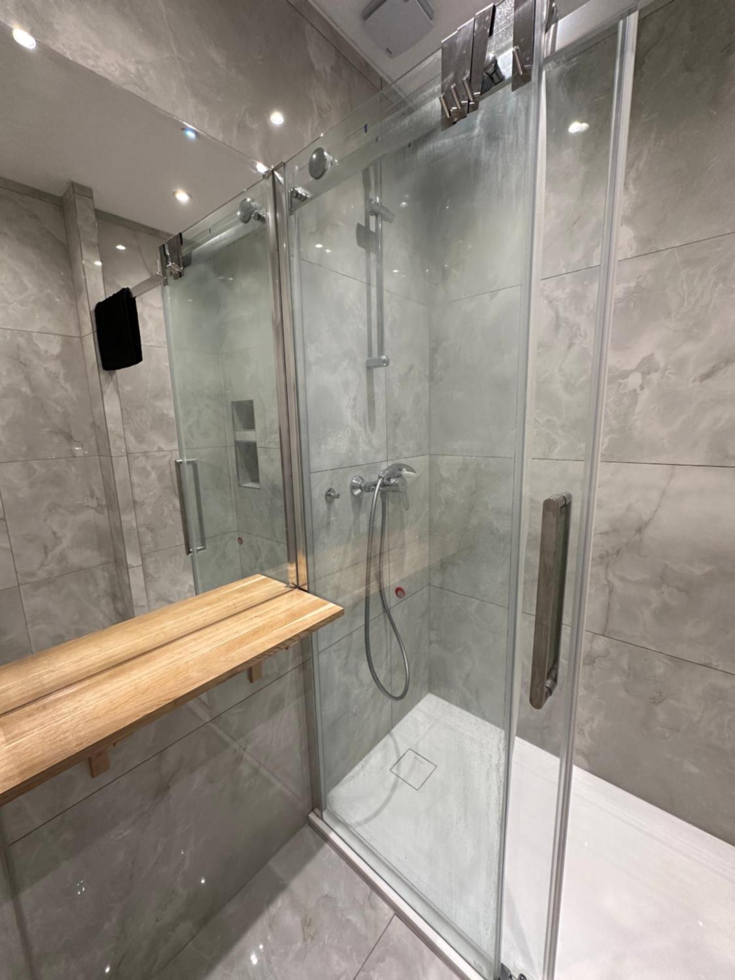 Karlin Oasis 2-Bedroom Apartment プラハ エクステリア 写真