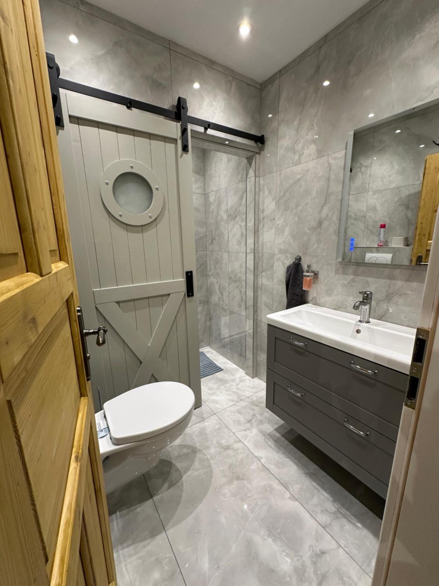 Karlin Oasis 2-Bedroom Apartment プラハ エクステリア 写真
