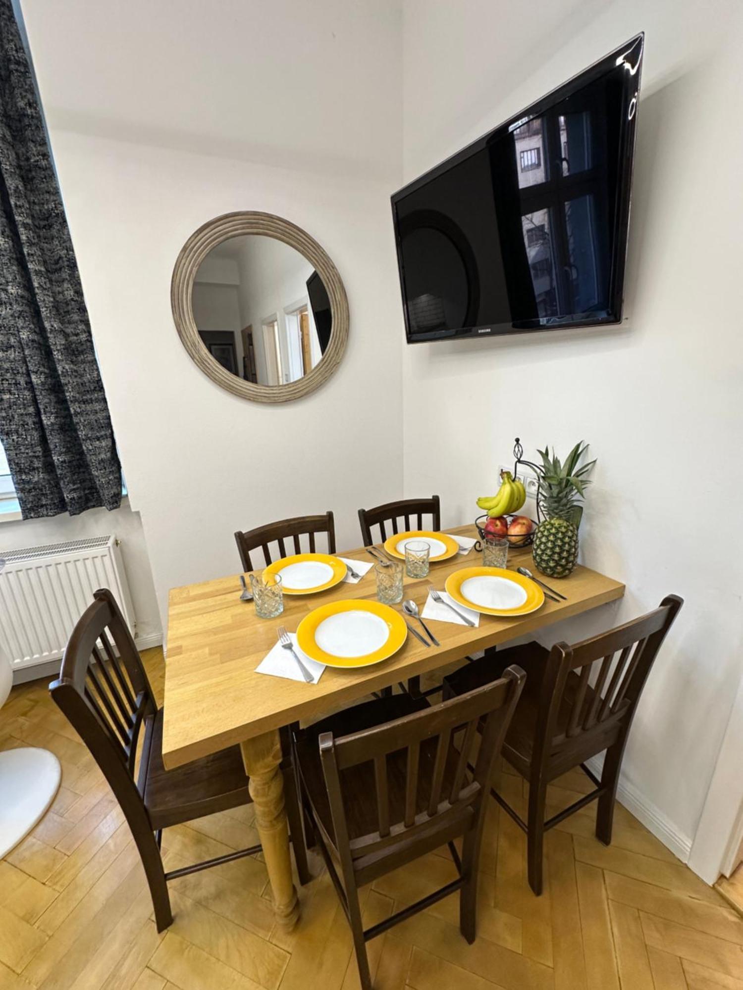 Karlin Oasis 2-Bedroom Apartment プラハ エクステリア 写真