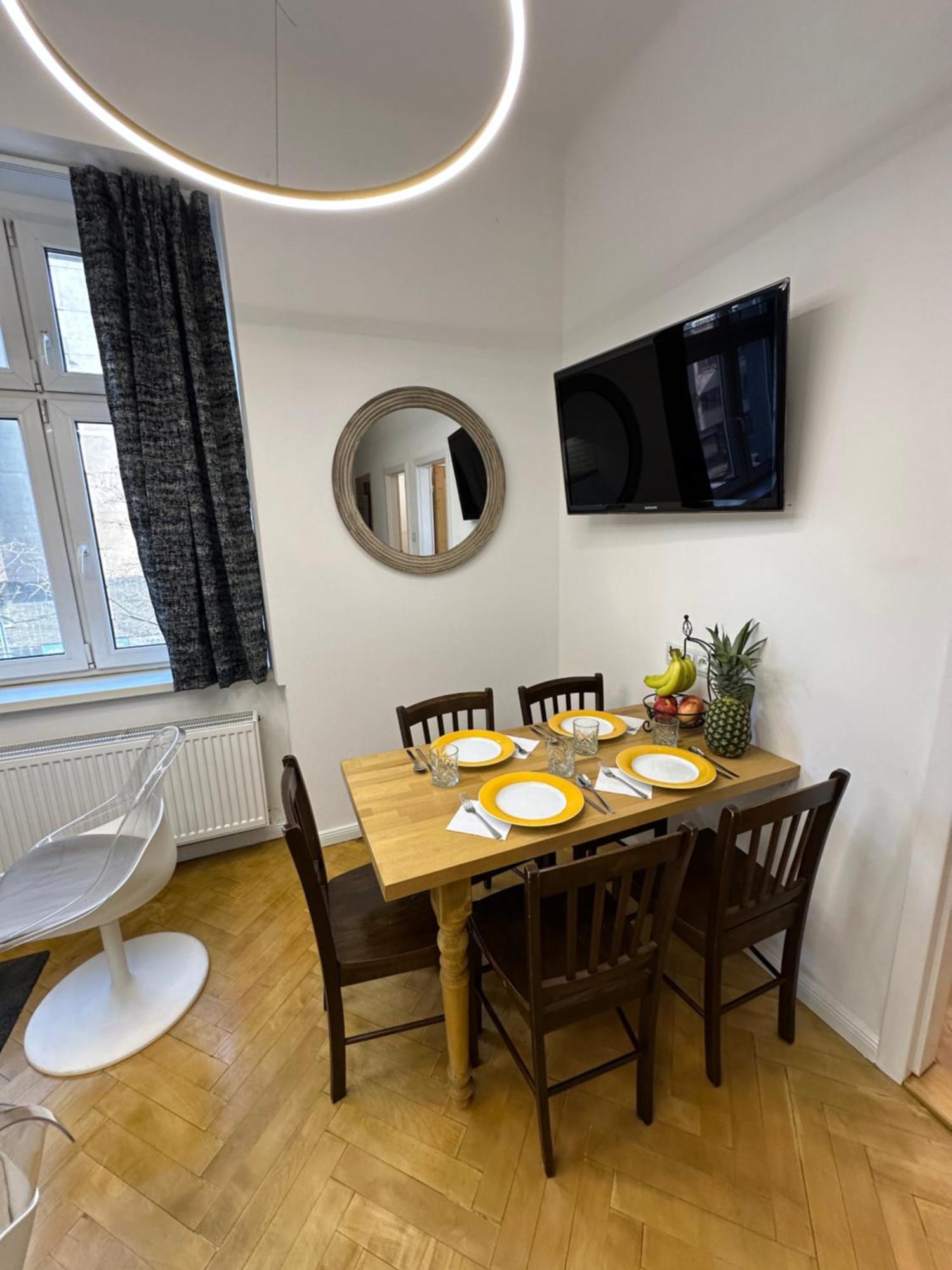 Karlin Oasis 2-Bedroom Apartment プラハ エクステリア 写真
