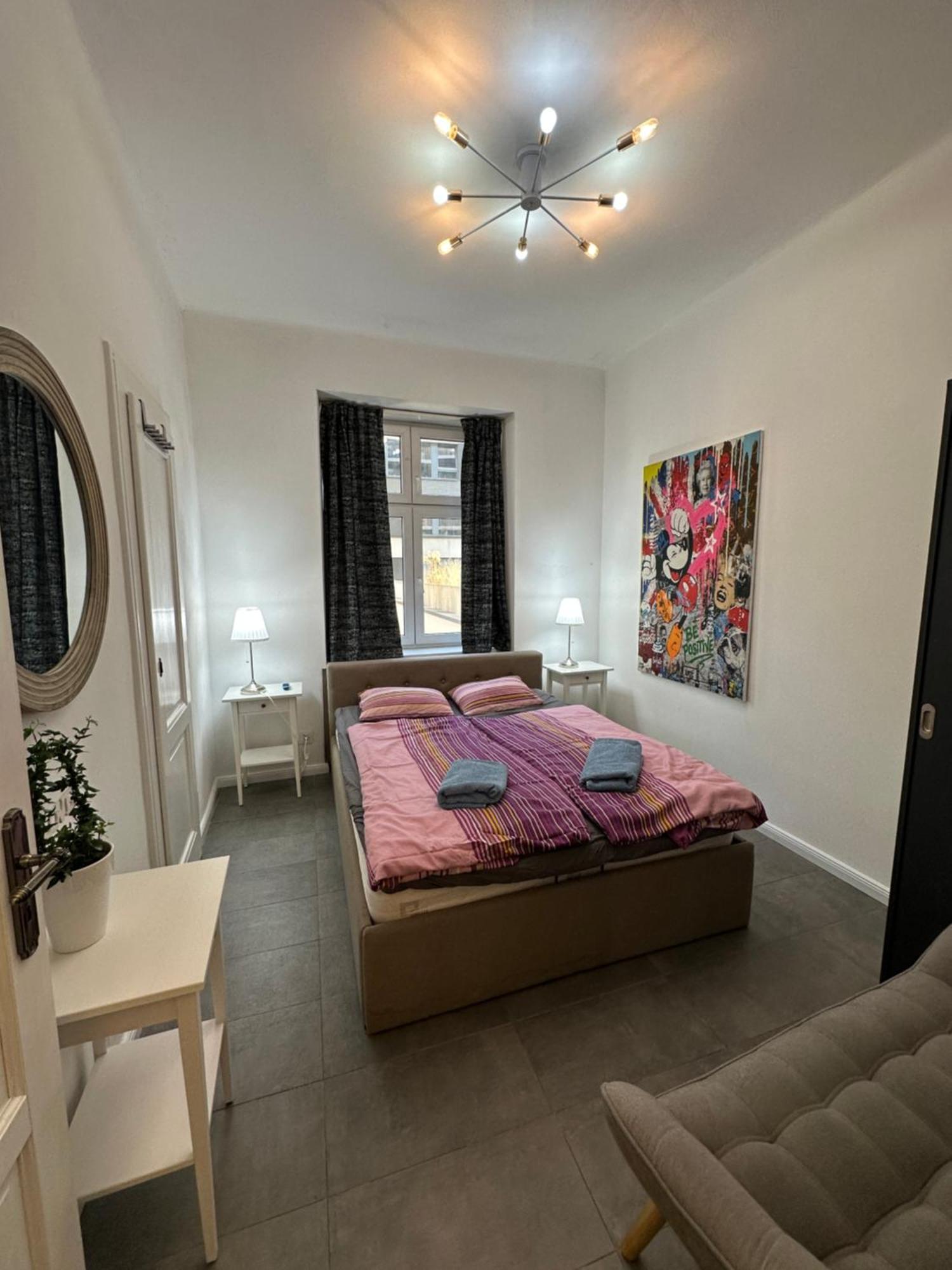 Karlin Oasis 2-Bedroom Apartment プラハ エクステリア 写真