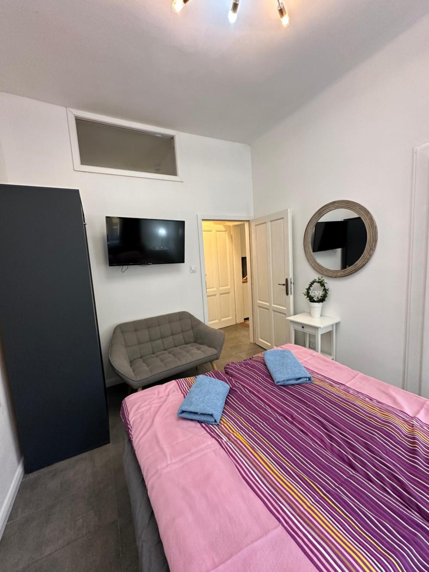 Karlin Oasis 2-Bedroom Apartment プラハ エクステリア 写真