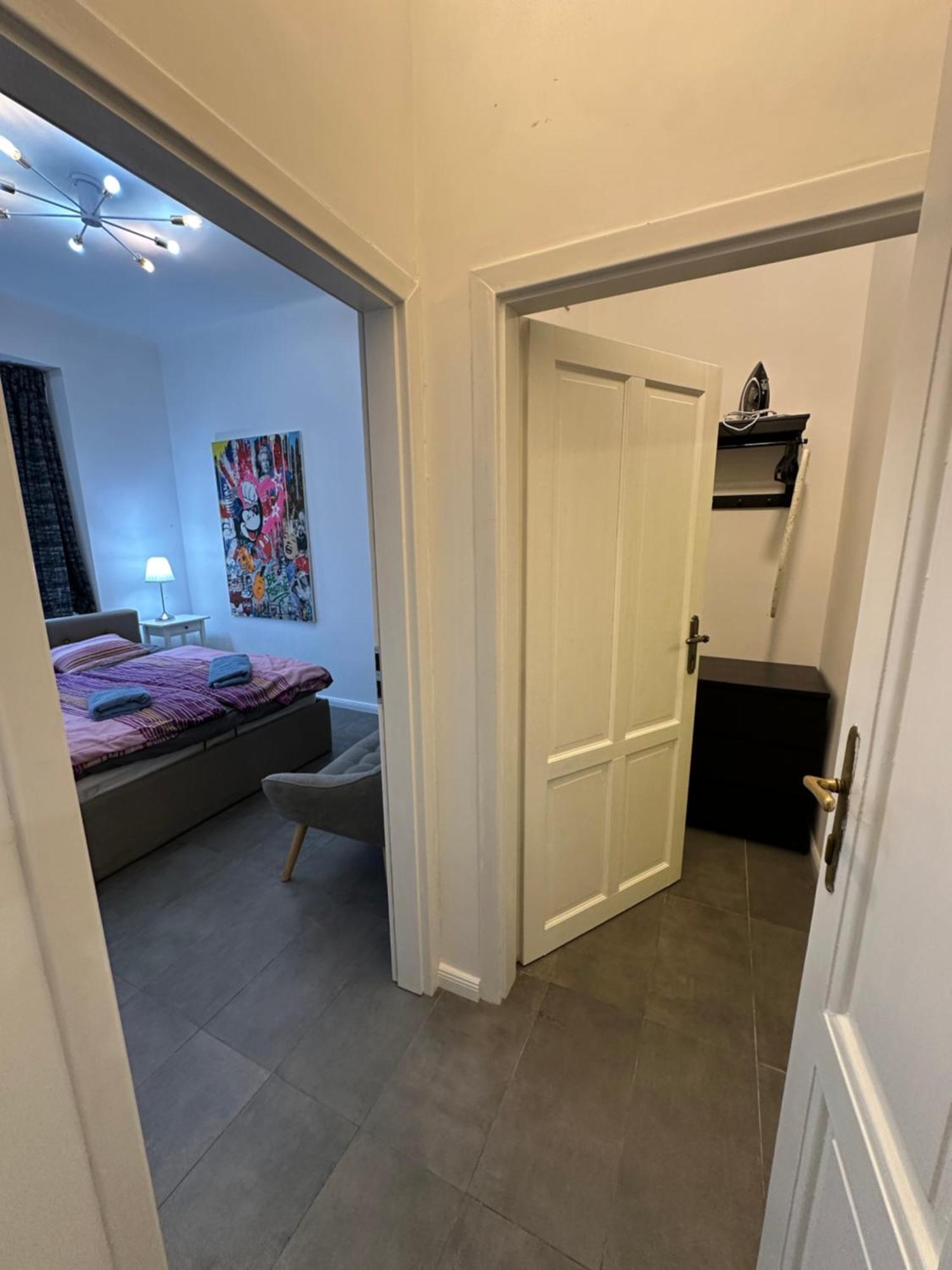 Karlin Oasis 2-Bedroom Apartment プラハ エクステリア 写真