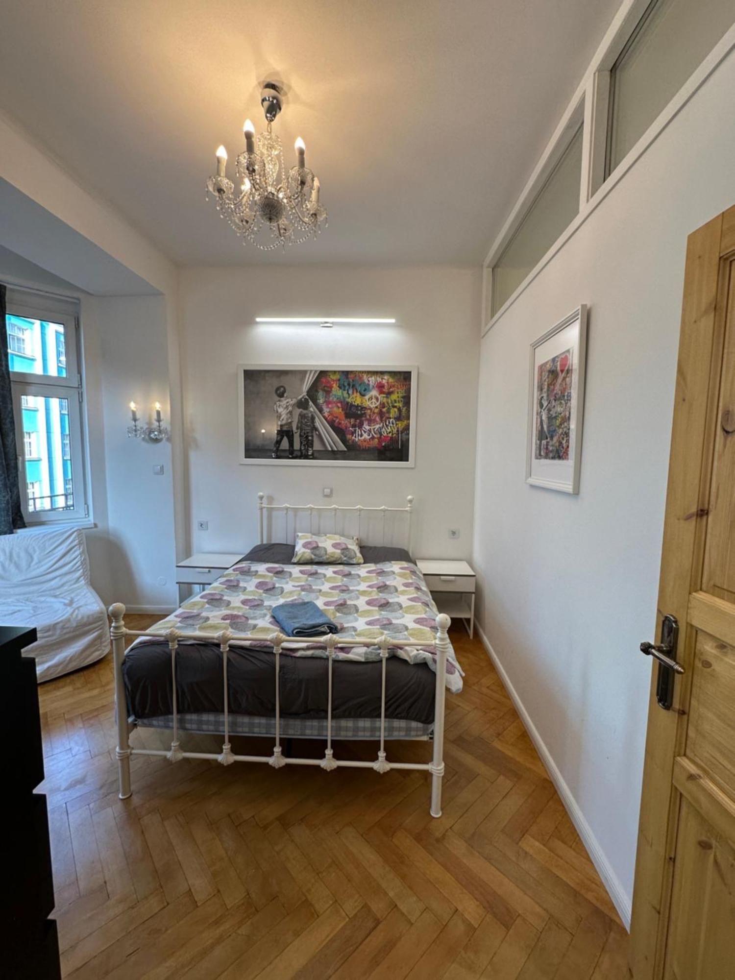Karlin Oasis 2-Bedroom Apartment プラハ エクステリア 写真