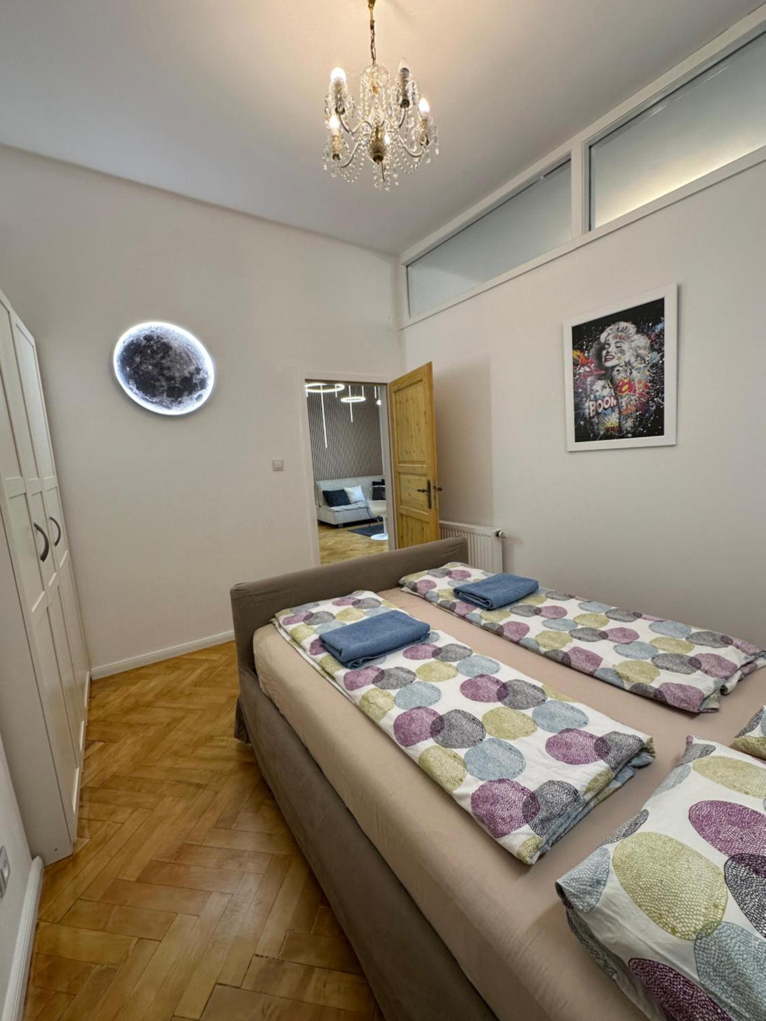 Karlin Oasis 2-Bedroom Apartment プラハ エクステリア 写真